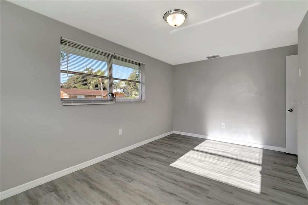 For Sale: $289,500 (3 beds, 2 baths, 1141 Square Feet)