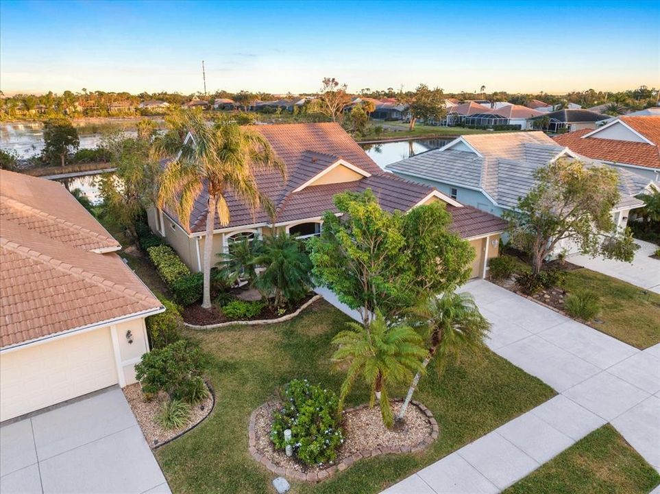 Birdseye view of front exterior