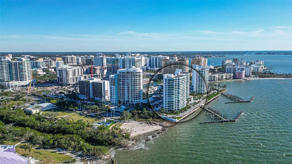 For Sale: $1,275,000 (2 beds, 2 baths, 1555 Square Feet)