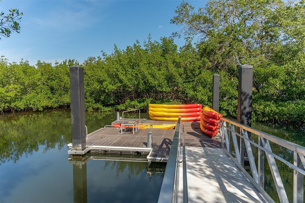 For Sale: $1,275,000 (2 beds, 2 baths, 1555 Square Feet)