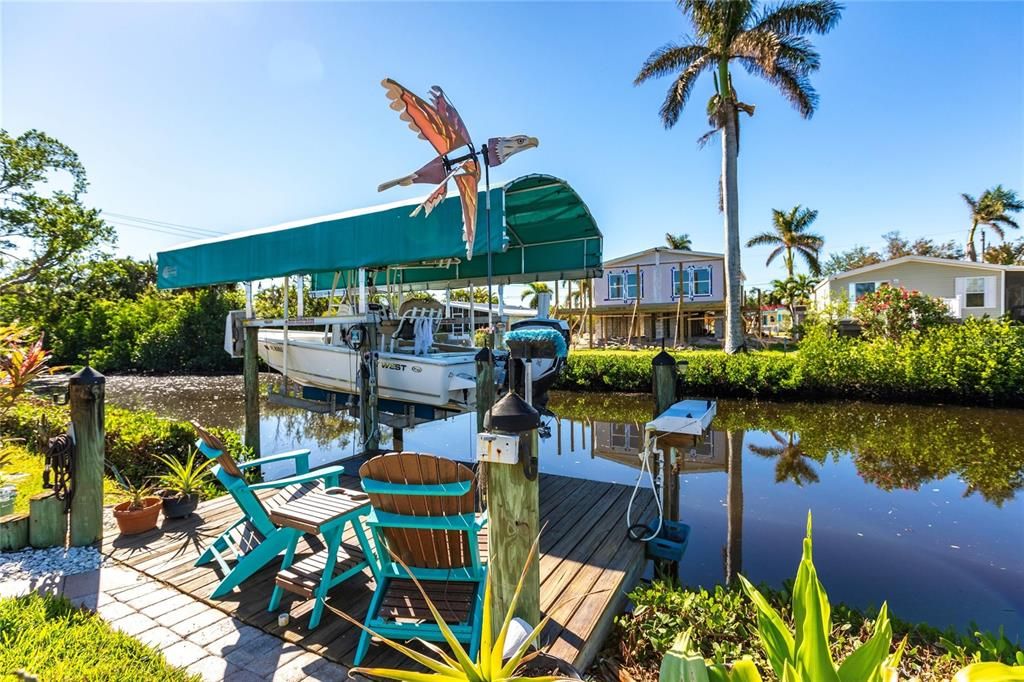 DOCK & BOAT LIFT