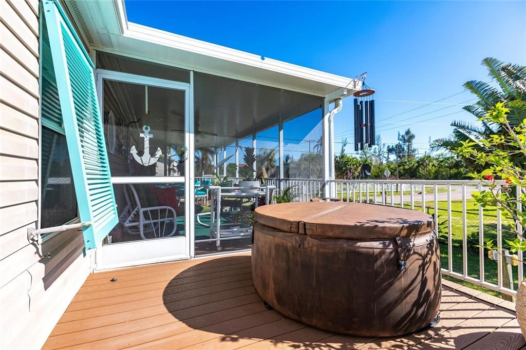 PATIO & HOT TUB