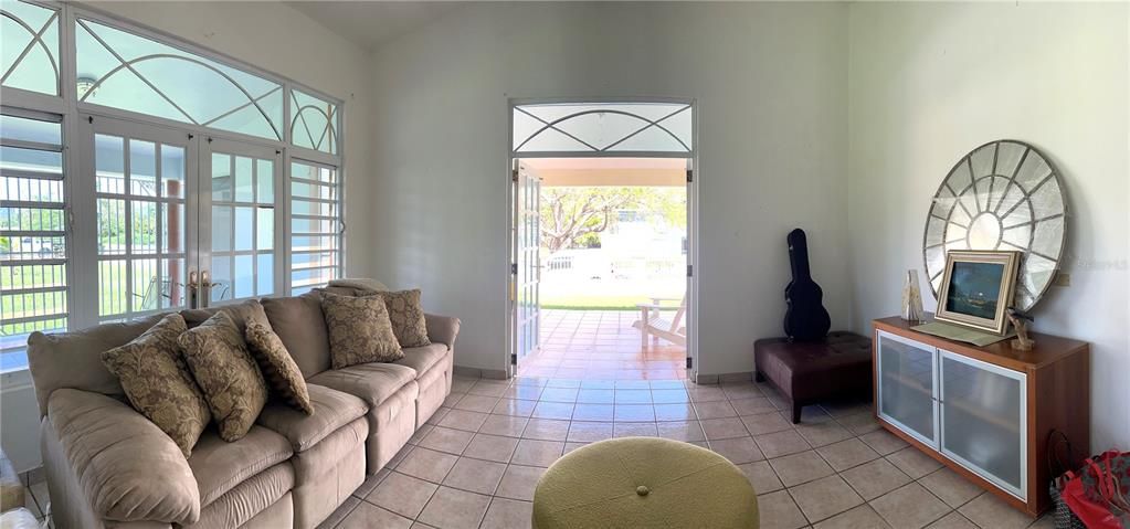 For Sale: $365,000 (4 beds, 2 baths, 2994 Square Feet)