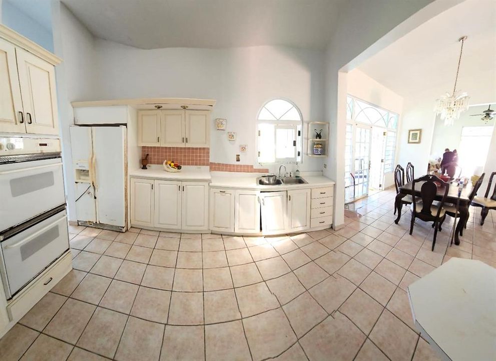 For Sale: $365,000 (4 beds, 2 baths, 2994 Square Feet)