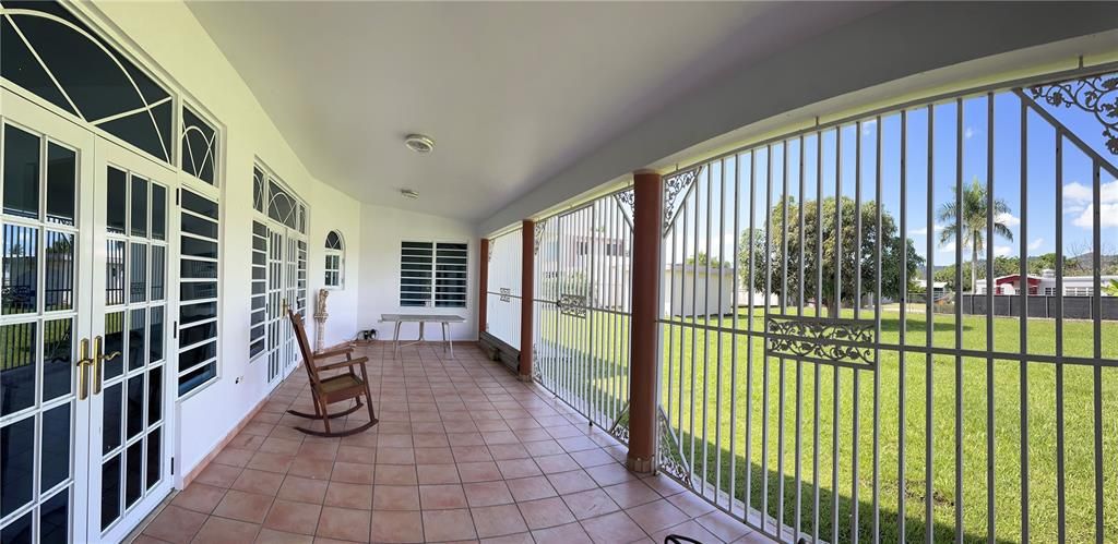 For Sale: $365,000 (4 beds, 2 baths, 2994 Square Feet)