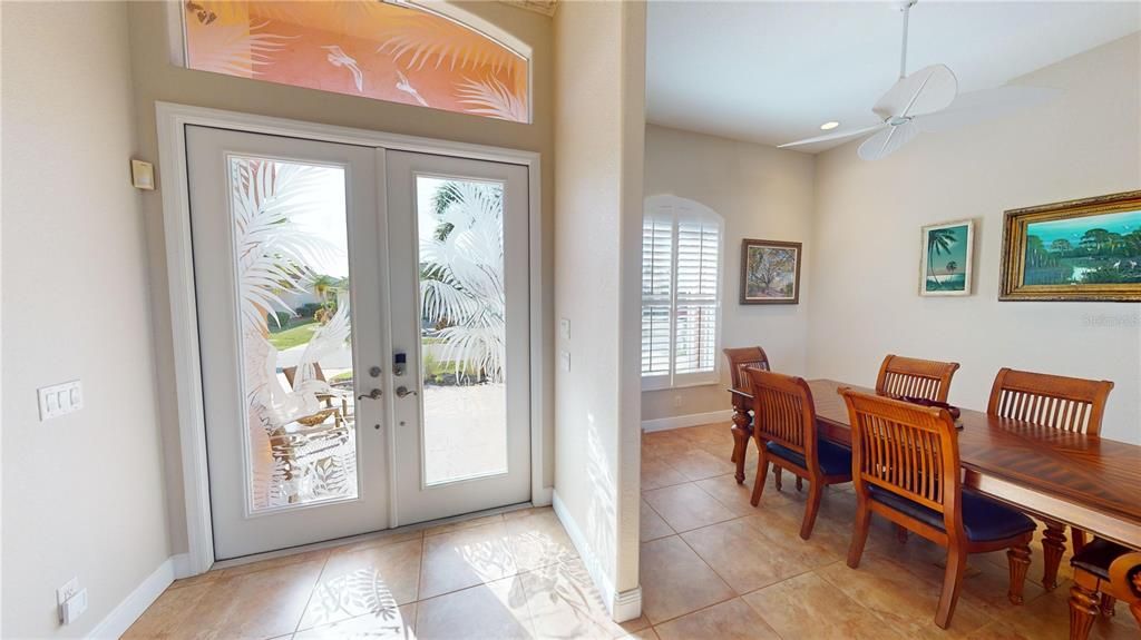 Foyer & dining area