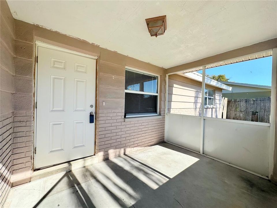 For Sale: $220,000 (2 beds, 1 baths, 1020 Square Feet)