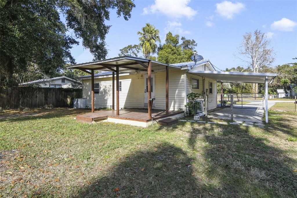 Covered Porch/Carport