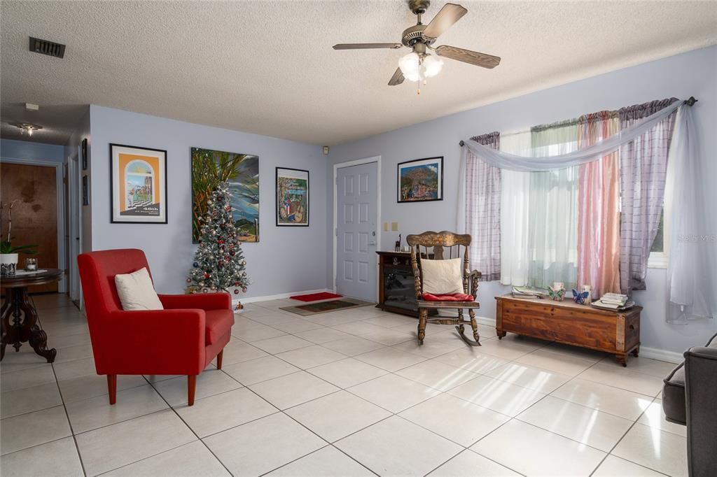 Front living room towards entrance.