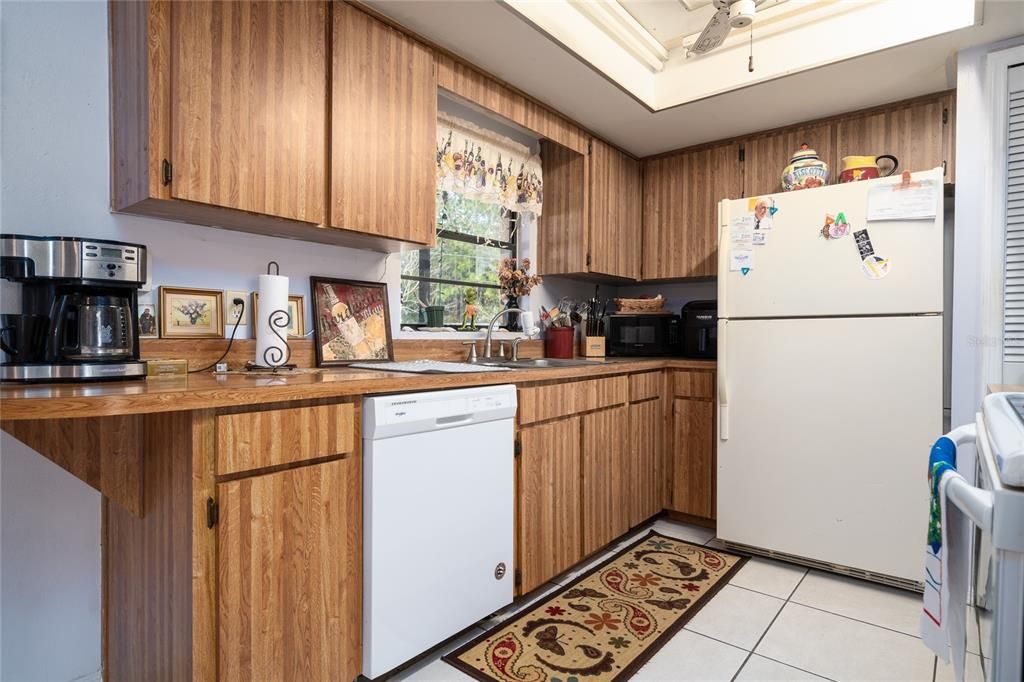 Kitchen includes all appliances and a reach-in pantry.