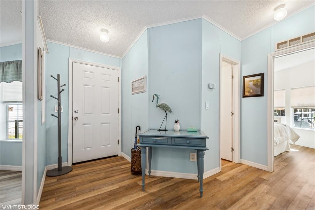 For Sale: $249,900 (3 beds, 2 baths, 1484 Square Feet)