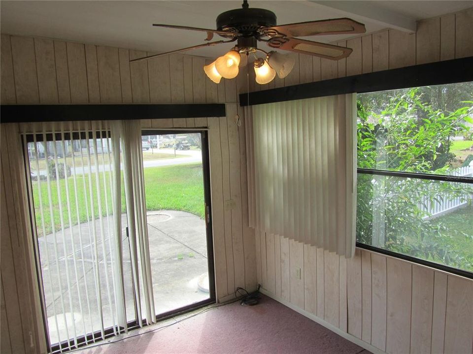 For Sale: $169,900 (2 beds, 2 baths, 1196 Square Feet)