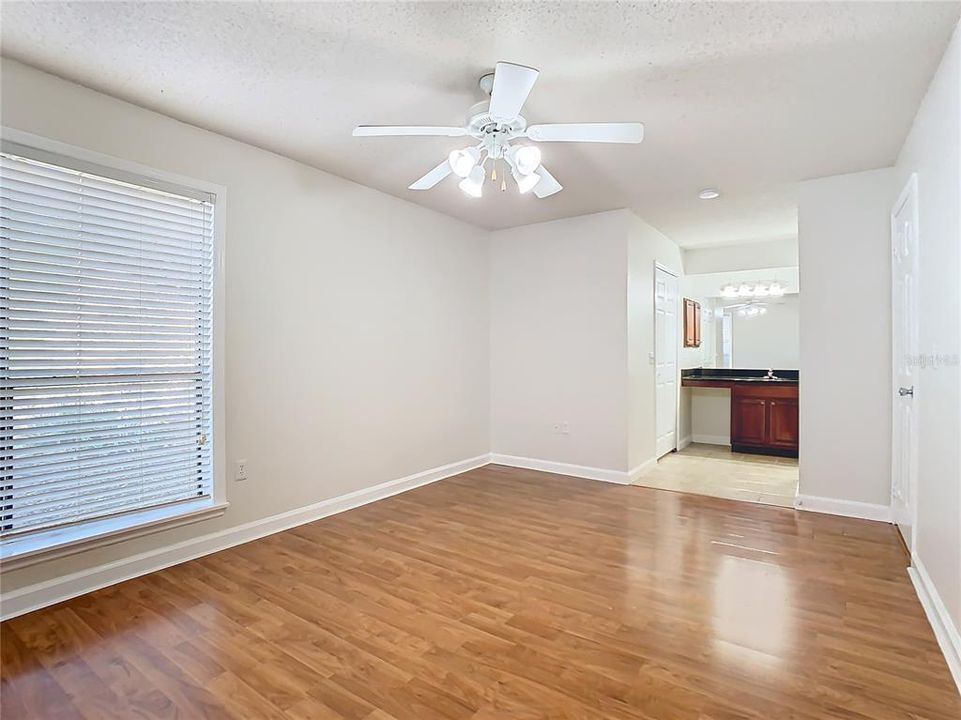 For Sale: $255,000 (2 beds, 2 baths, 1146 Square Feet)