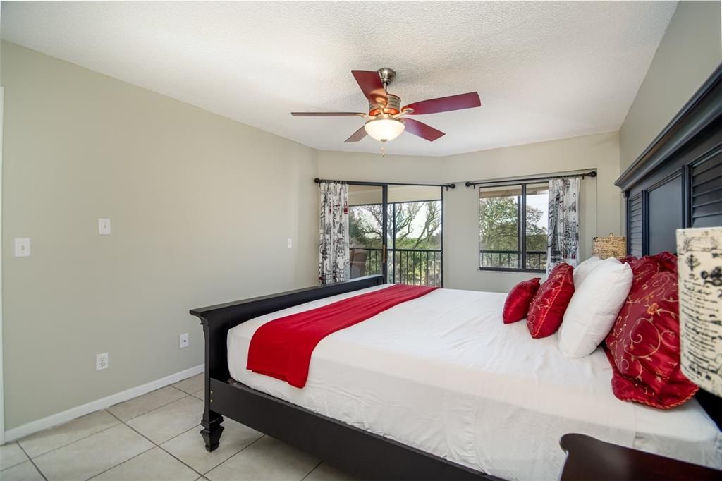 For Sale: $279,900 (2 beds, 2 baths, 1125 Square Feet)