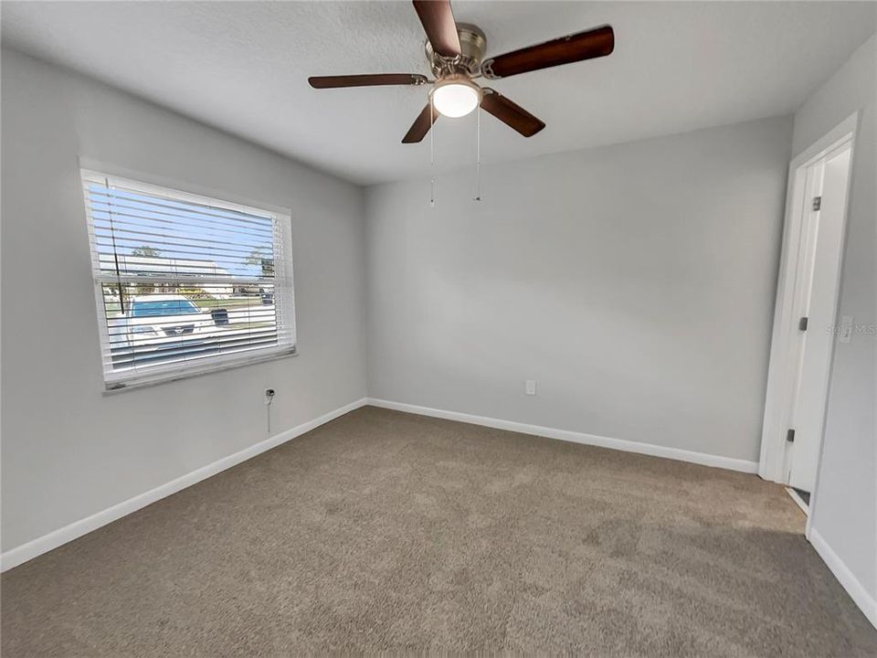 For Sale: $307,000 (3 beds, 1 baths, 988 Square Feet)