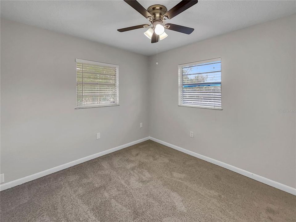 For Sale: $307,000 (3 beds, 1 baths, 988 Square Feet)