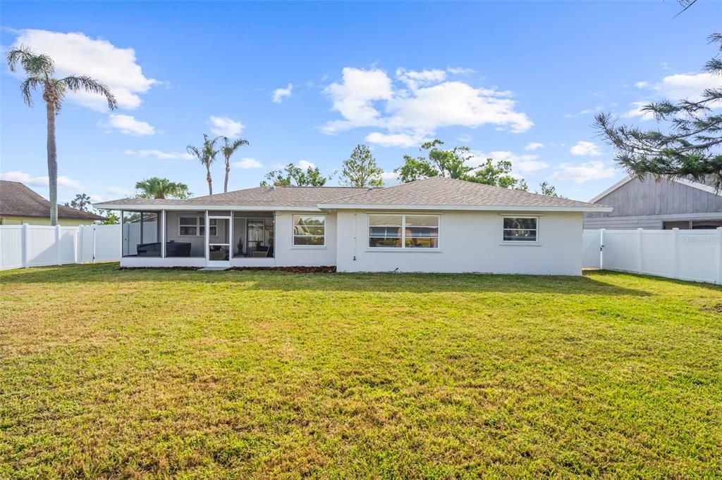 For Sale: $549,900 (3 beds, 2 baths, 1925 Square Feet)