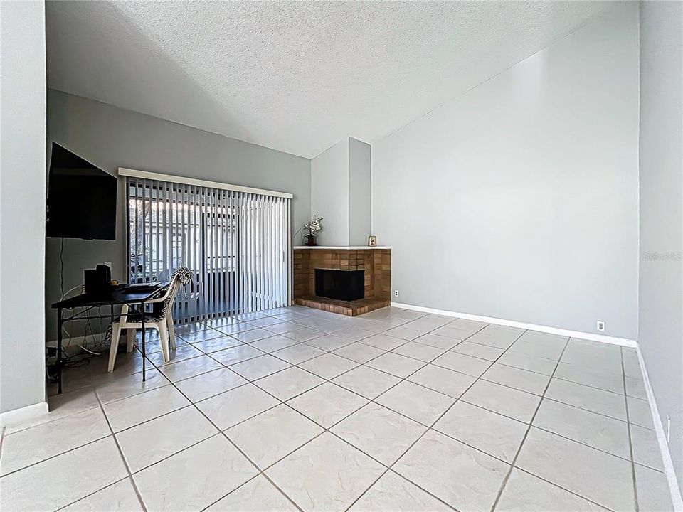 For Sale: $324,972 (2 beds, 2 baths, 1337 Square Feet)