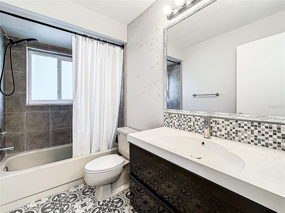 For Sale: $324,972 (2 beds, 2 baths, 1337 Square Feet)