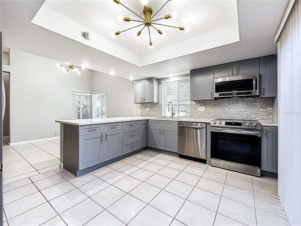 For Sale: $324,972 (2 beds, 2 baths, 1337 Square Feet)