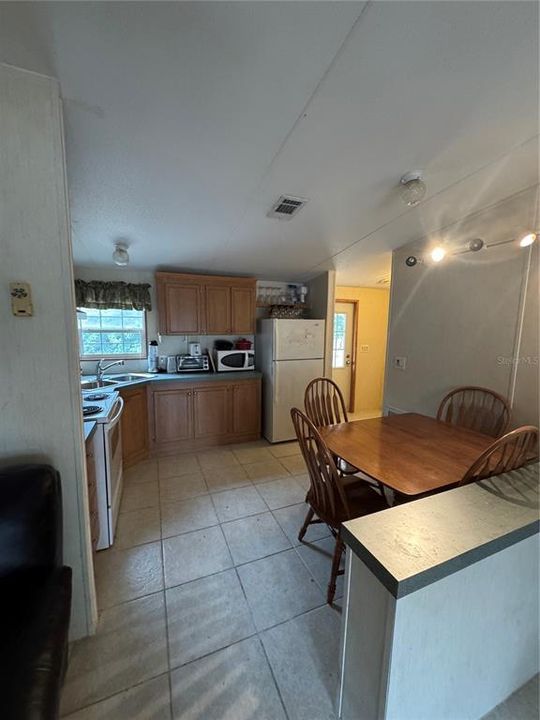 For Sale: $160,000 (2 beds, 2 baths, 1663 Square Feet)