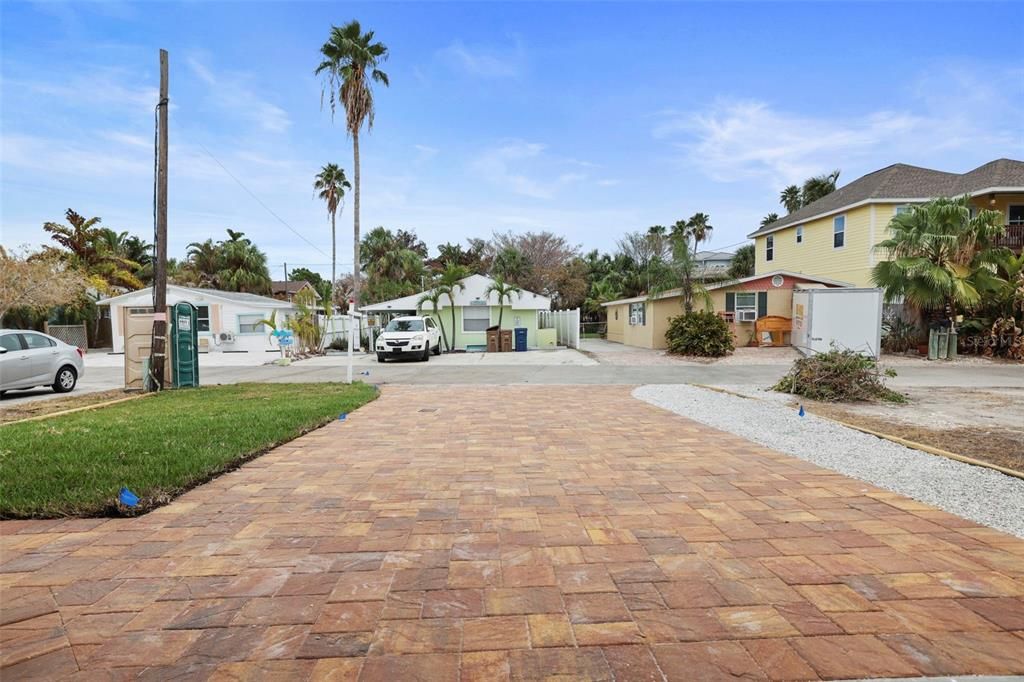 For Sale: $794,000 (3 beds, 2 baths, 1332 Square Feet)