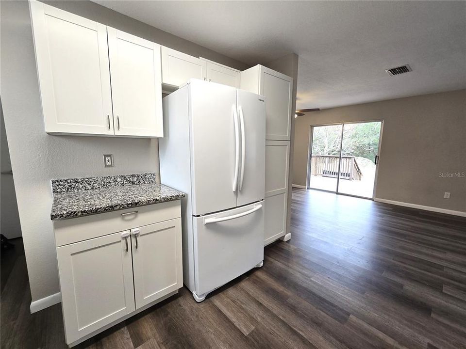 For Sale: $349,900 (3 beds, 2 baths, 1476 Square Feet)