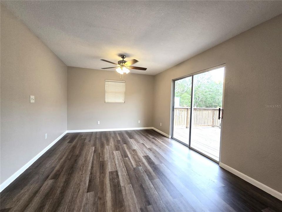 For Sale: $349,900 (3 beds, 2 baths, 1476 Square Feet)