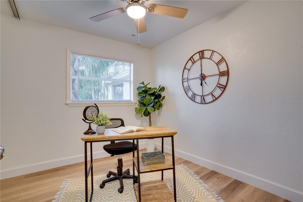 For Sale: $329,000 (3 beds, 2 baths, 935 Square Feet)