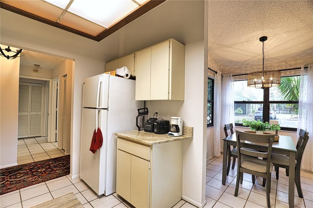 For Sale: $194,900 (2 beds, 2 baths, 1078 Square Feet)