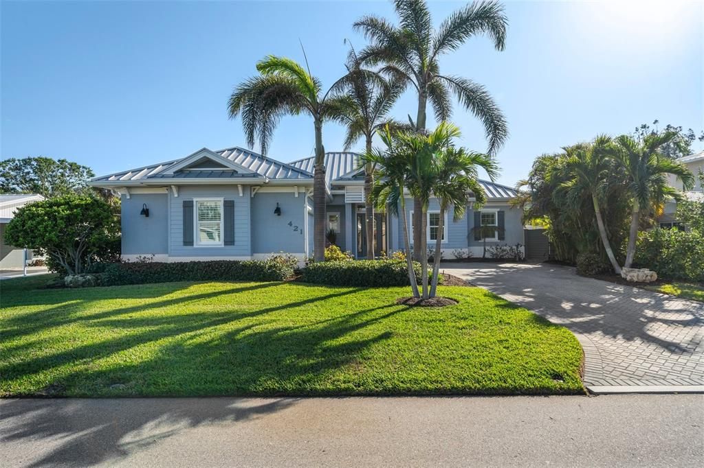 For Sale: $1,995,000 (3 beds, 2 baths, 2439 Square Feet)