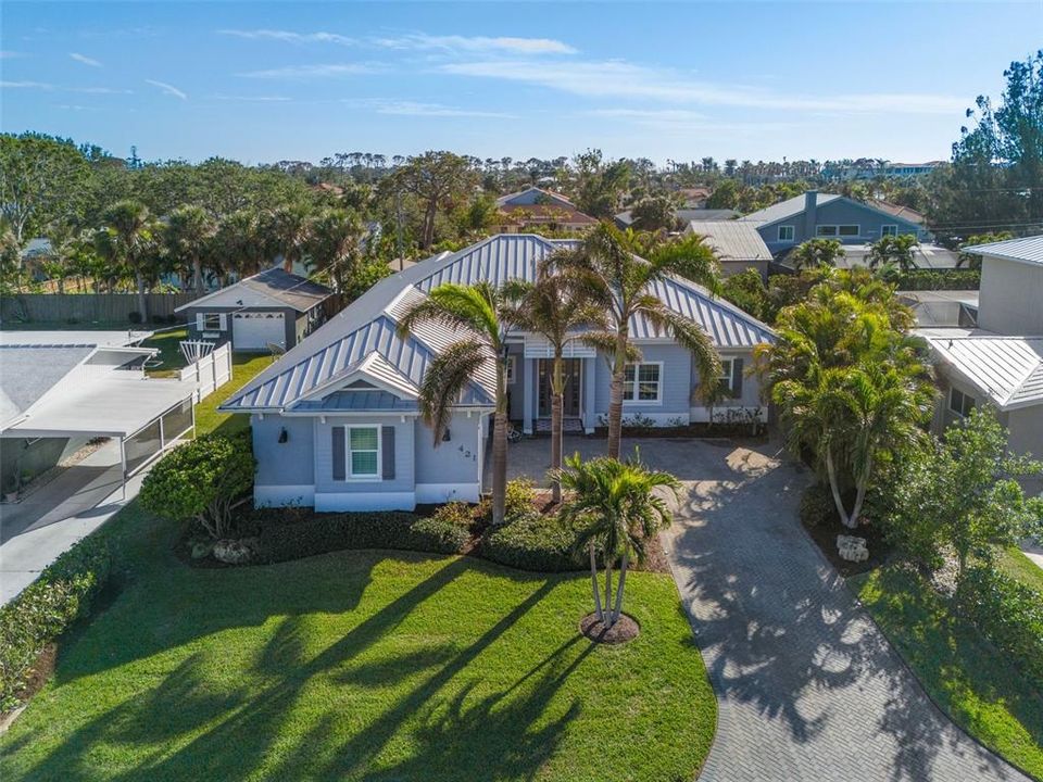 For Sale: $1,995,000 (3 beds, 2 baths, 2439 Square Feet)