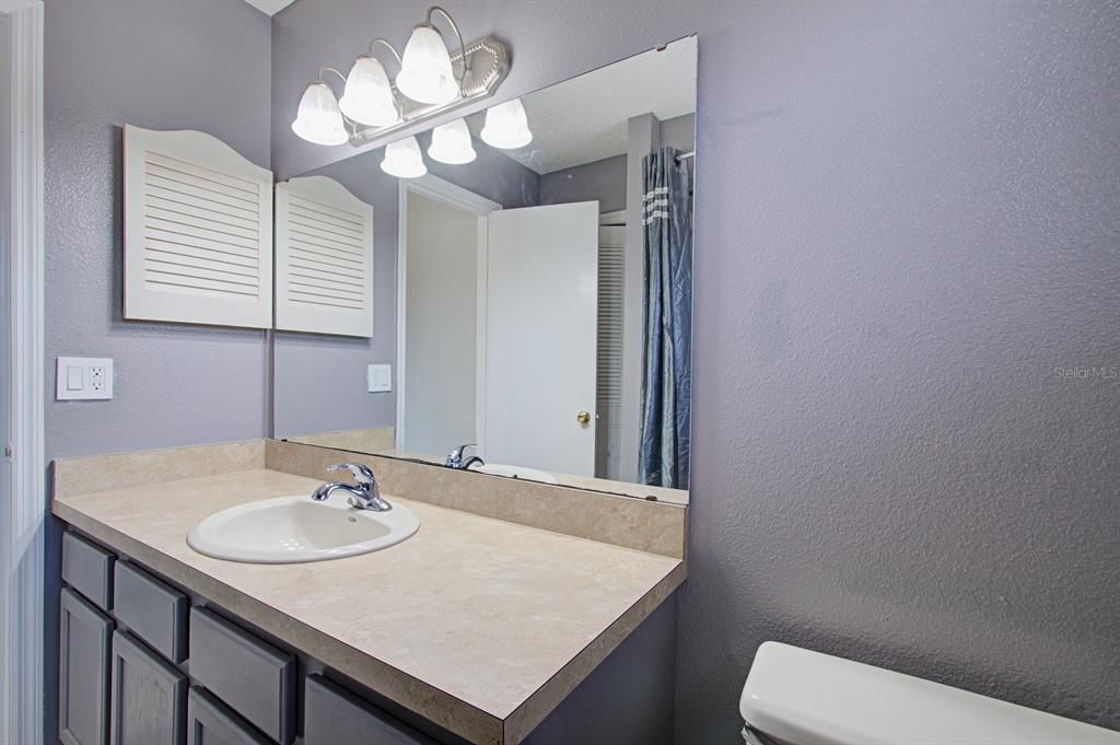 For Sale: $319,900 (2 beds, 2 baths, 1465 Square Feet)