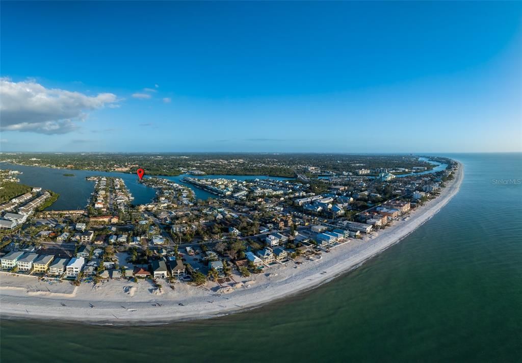 There is never a dull moment when living on Indian Rocks Beach, walk to shopping, restaurants, parks, and recreational activities or take a short drive inland for world-class golfing!