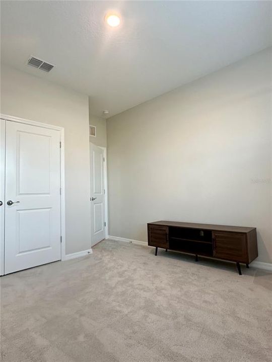 For Rent: $2,345 (3 beds, 2 baths, 1565 Square Feet)