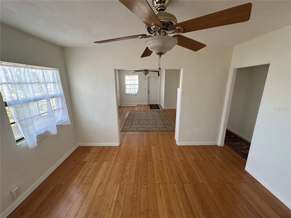 For Sale: $235,000 (2 beds, 1 baths, 1230 Square Feet)