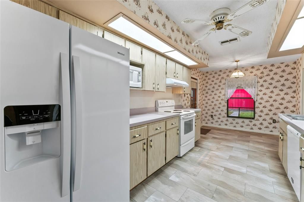 For Sale: $387,500 (2 beds, 2 baths, 1732 Square Feet)