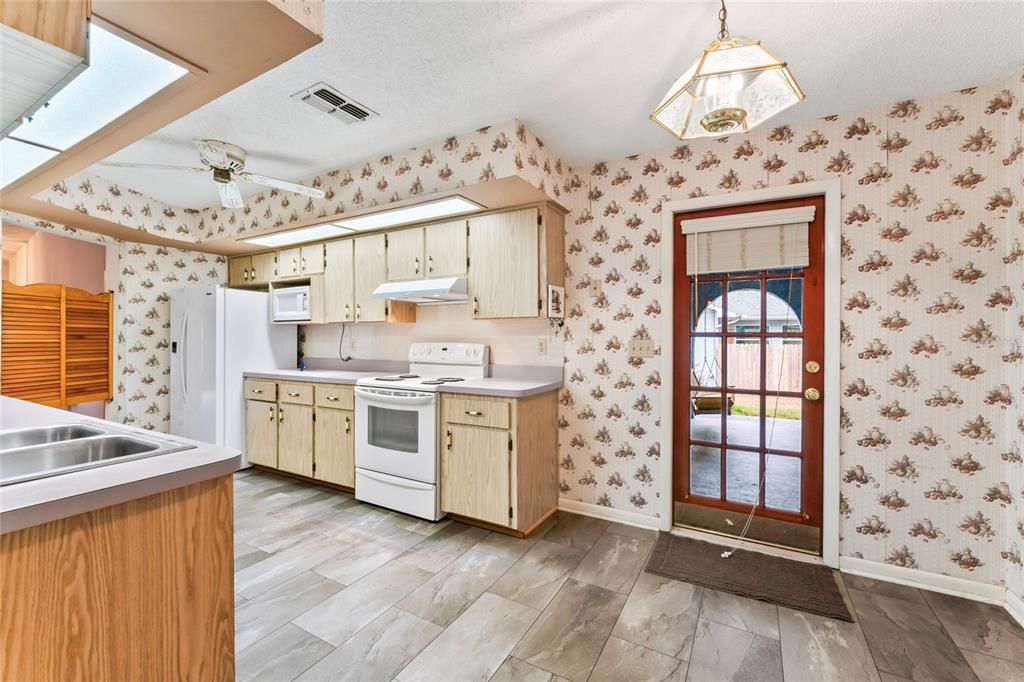 For Sale: $387,500 (2 beds, 2 baths, 1732 Square Feet)