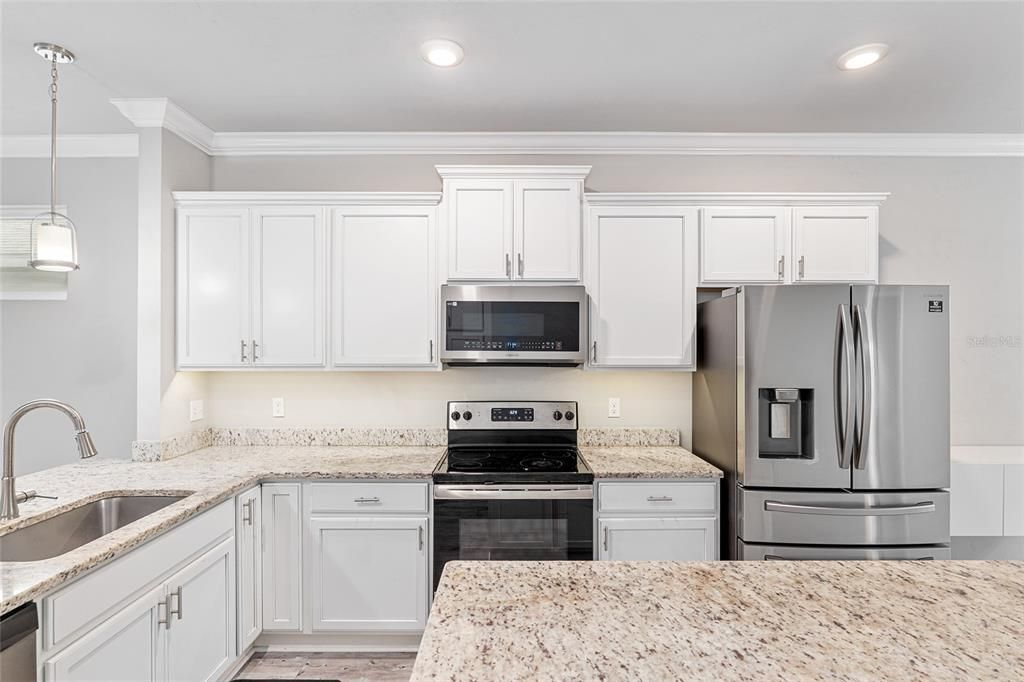 For Sale: $379,900 (3 beds, 2 baths, 1639 Square Feet)