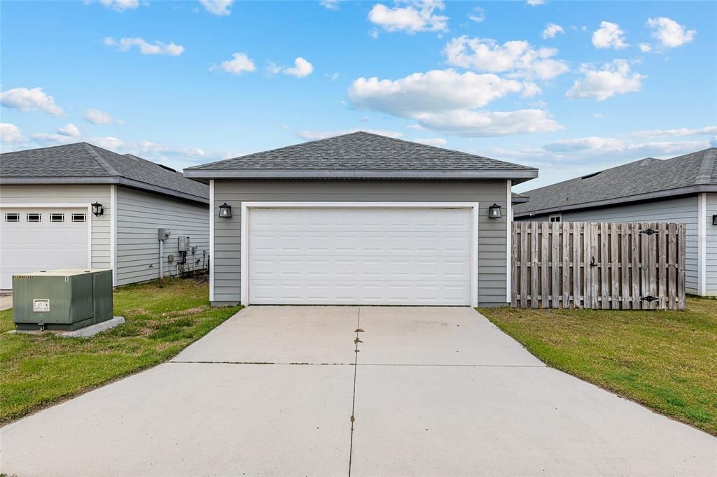 For Sale: $379,900 (3 beds, 2 baths, 1639 Square Feet)