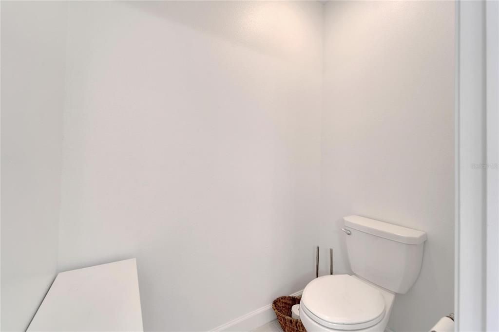 For Sale: $320,000 (2 beds, 2 baths, 1405 Square Feet)