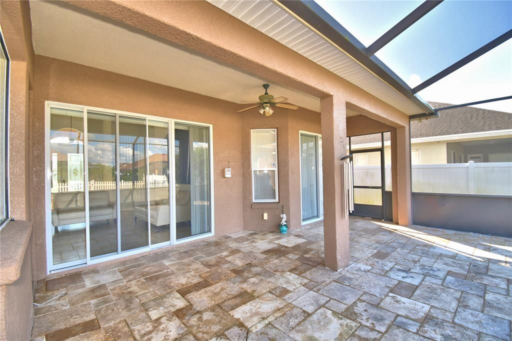 For Sale: $448,000 (4 beds, 3 baths, 2424 Square Feet)