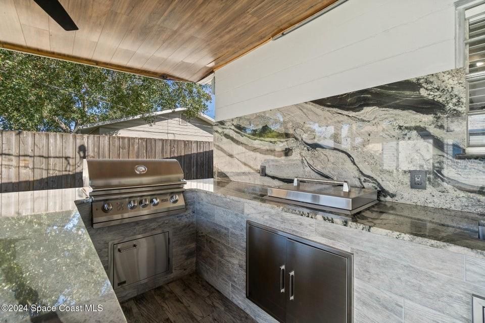 Outdoor Kitchen