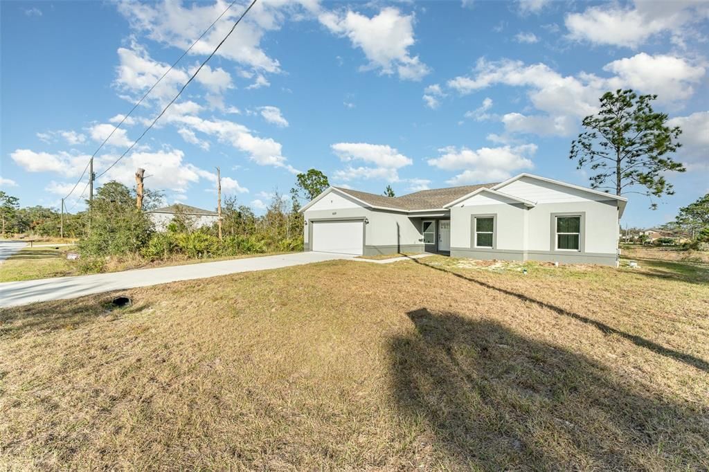 For Sale: $320,000 (3 beds, 2 baths, 1662 Square Feet)