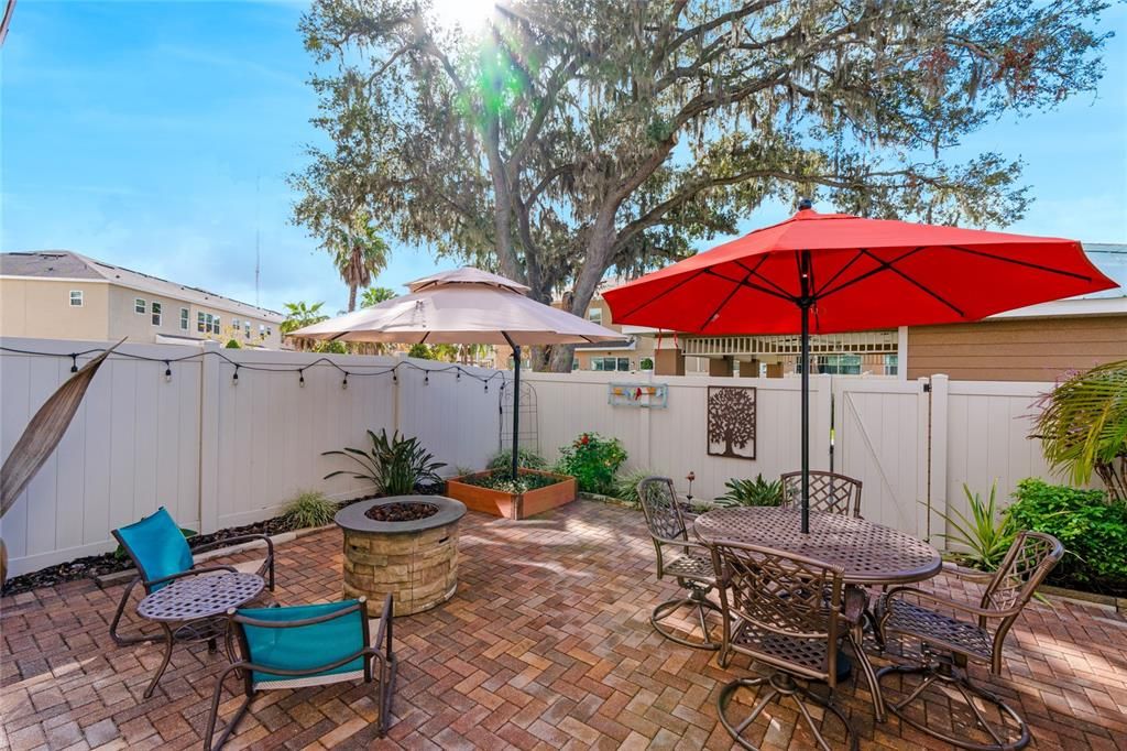 For Sale: $589,000 (4 beds, 2 baths, 1726 Square Feet)