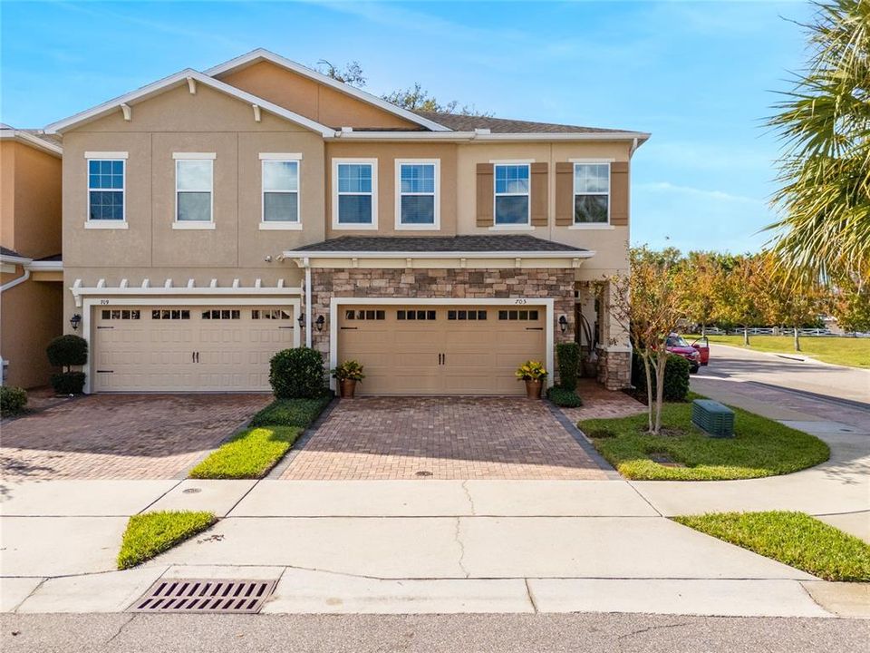 For Sale: $589,000 (4 beds, 2 baths, 1726 Square Feet)