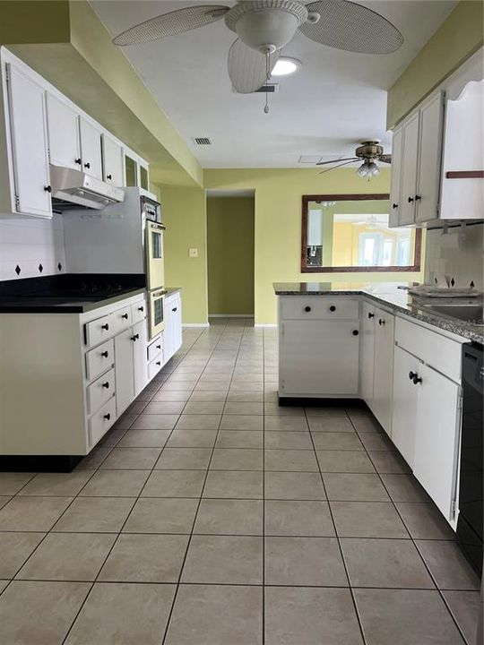 For Rent: $2,650 (2 beds, 2 baths, 1810 Square Feet)