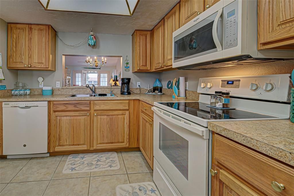 Plenty of cabinet space - yes- there is a dishwasher :)