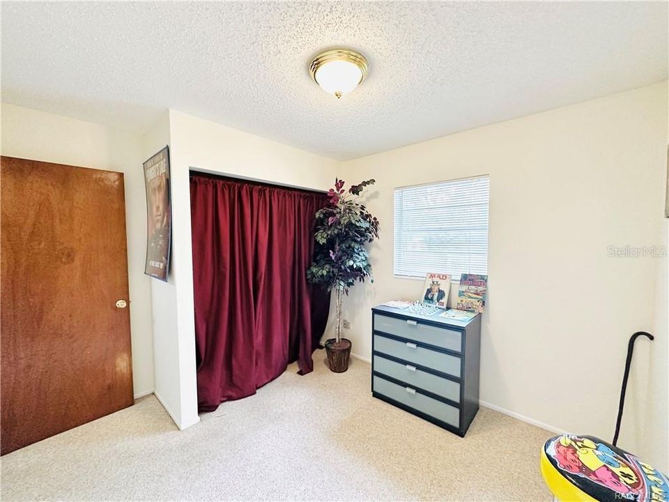 For Sale: $175,000 (3 beds, 1 baths, 912 Square Feet)