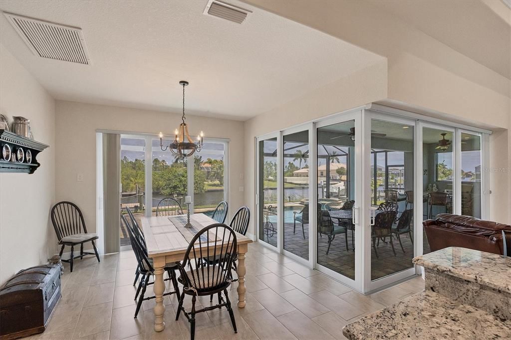 Light and Airy Dinning Room